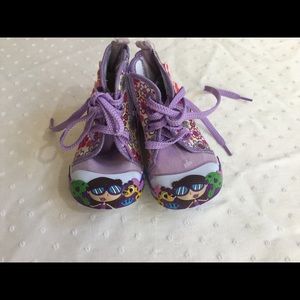 NWOT Baby dolls Baby High-Top printed tennis shoes